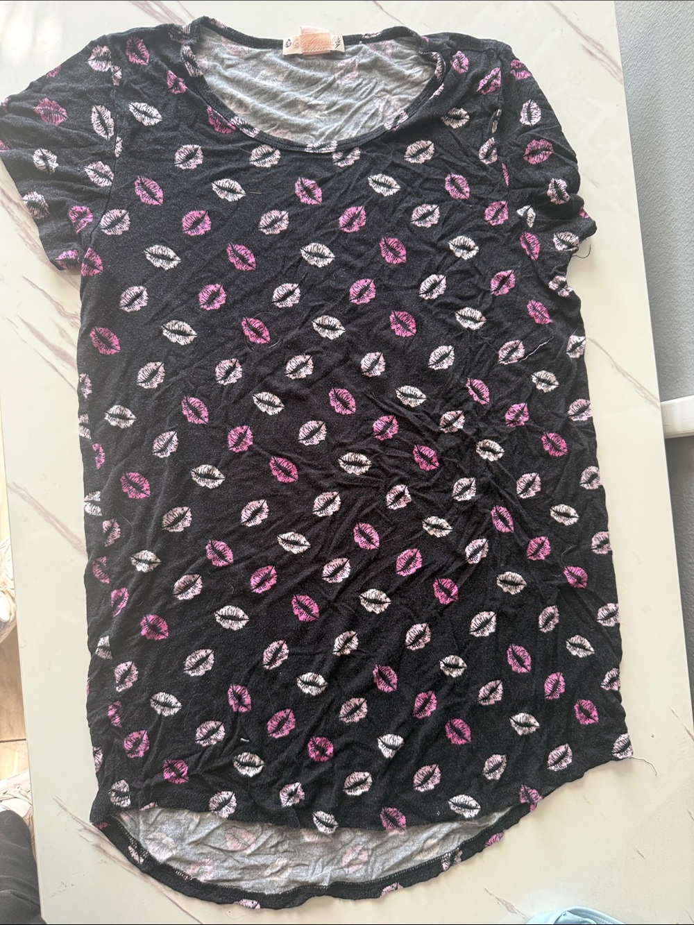Black Short Sleeve Sleep Tee with Pink & White Lip Print